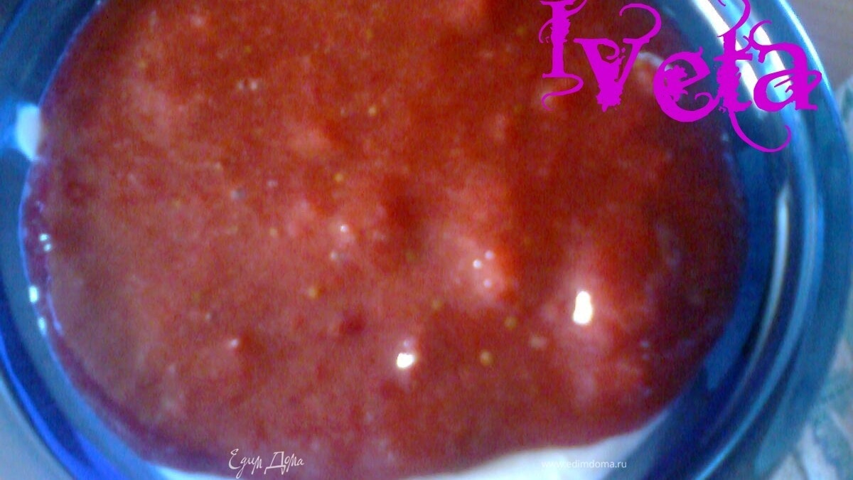 Творожное желе с клубничным соусом