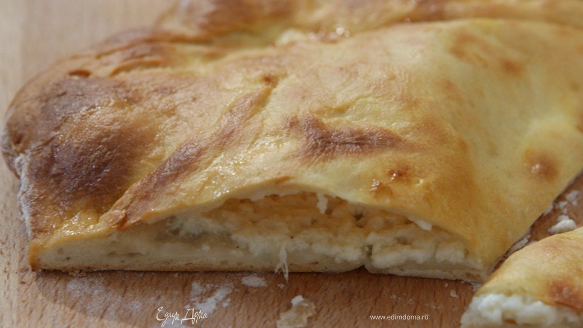 Лепешка с моцареллой, фетой и орегано