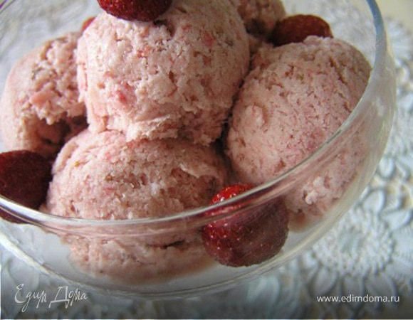 Клубнично-банановое мороженое Клубнично-банановое мороженое