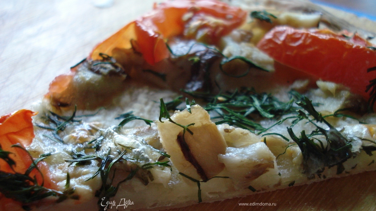 Пицца а-ля рус с белыми грибами и укропом