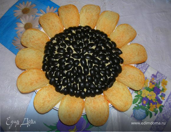 Рецепт салата «Подсолнух» с курицей и грибами Рецепт салата «Подсолнух» с курицей и грибами