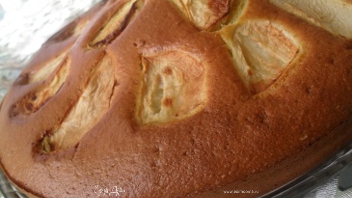 Шарлотка с яблоками.