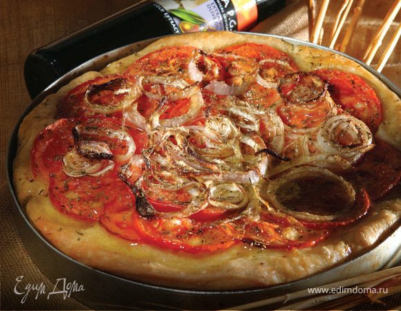 Традиционный греческий пирог с томатами и луком «Ладения»