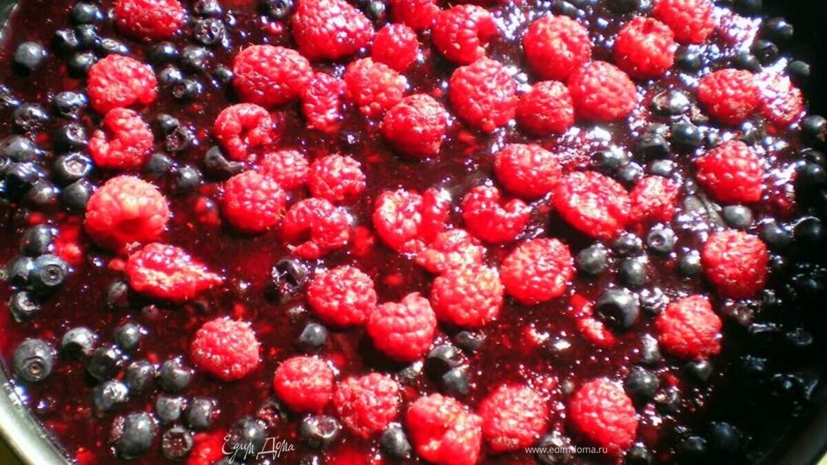 Торт"Ягодное ассорти"