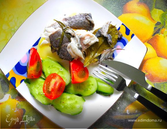 Дорада с солеными лимонами и средиземноморскими травами