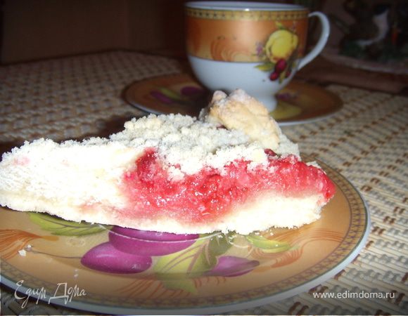 Пирог с войлочной вишней и красной смородиной Пирог с войлочной вишней и красной смородиной