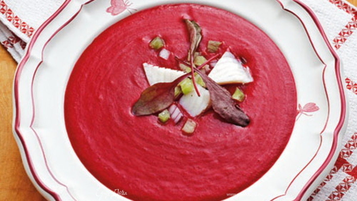 Холодный суп с тилапией и свекольной ботвой