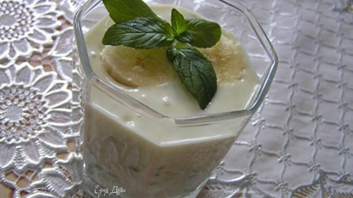 Мятный банановый коктейль