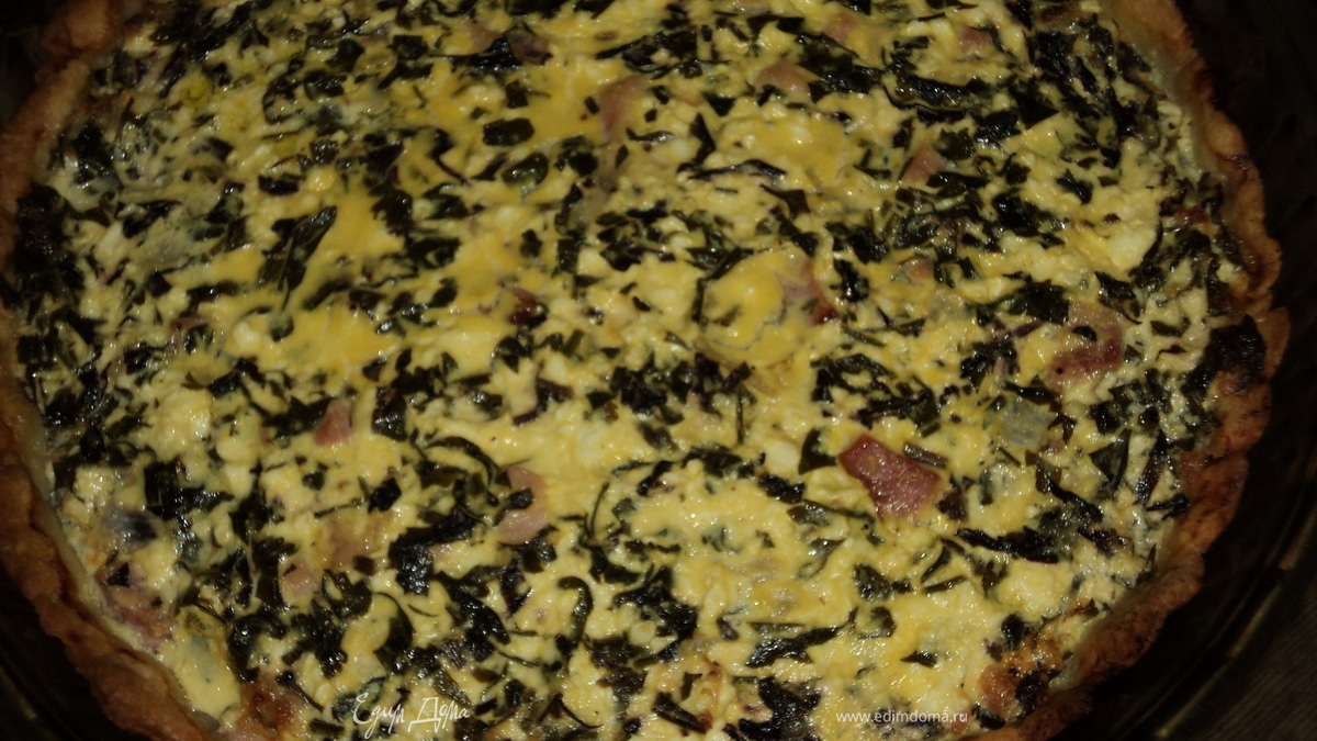 Пирог с зеленью и окороком