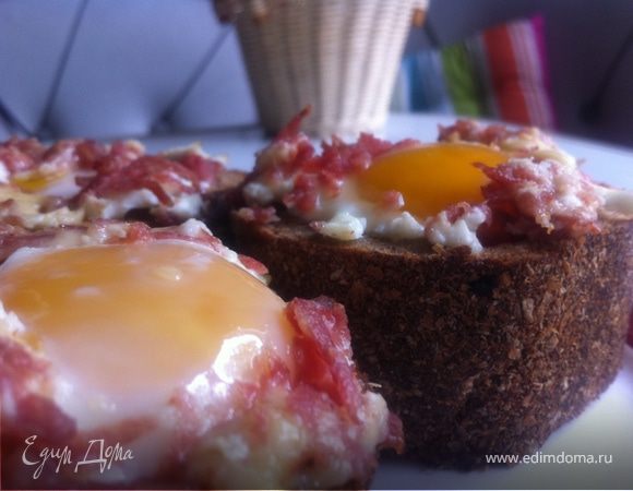 Яичница в хлебном стакане 