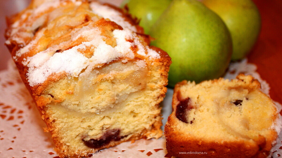 Кекс с грушей и черешней