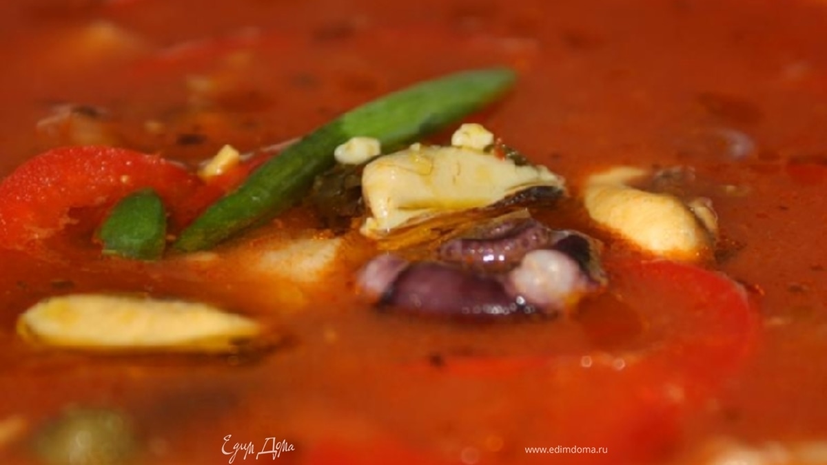 Томатный суп с морепродуктами