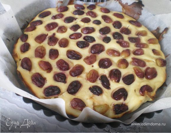 Творожная шарлотка с виноградом Творожная шарлотка с виноградом