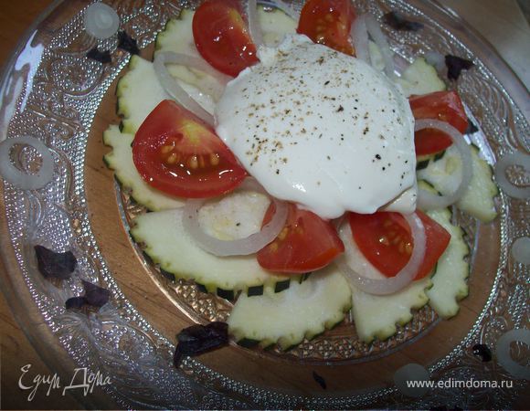 Салат из сырых цукини со сметаной Салат из сырых цукини со сметаной