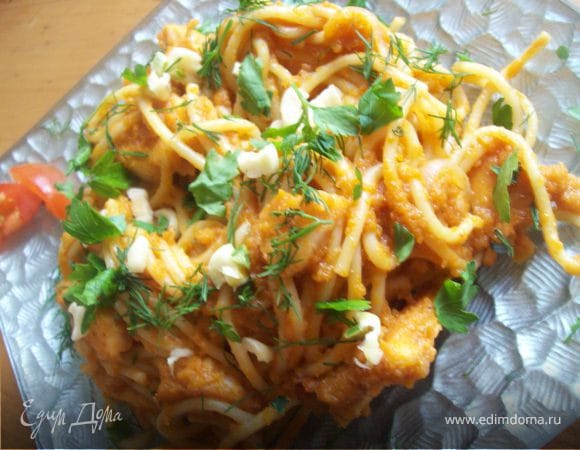 Спагетти с курицей и кабачковым соусом Спагетти с курицей и кабачковым соусом