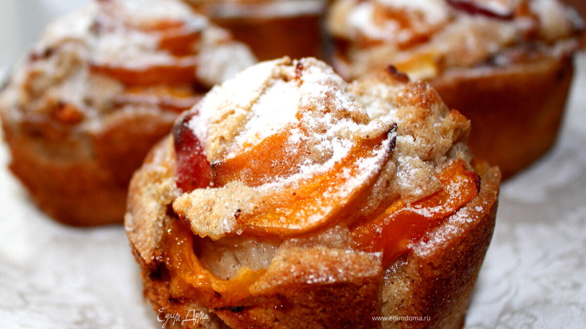 Абрикосовые розочки с корицей