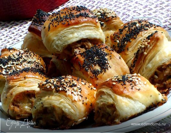 Рулетики слоеные с тунцом Рулетики слоеные с тунцом