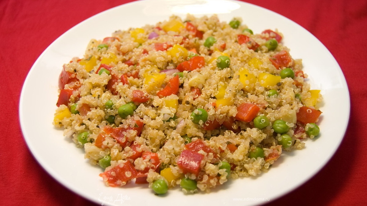Салат с киноа и овощами
