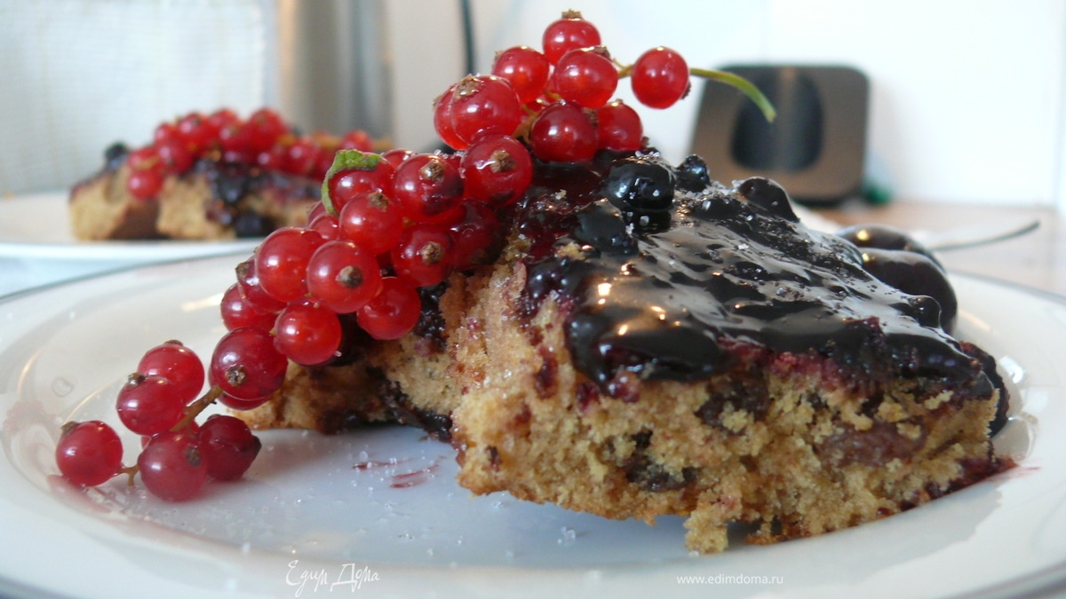  Черно-смородиновая коврижка под шоколадом