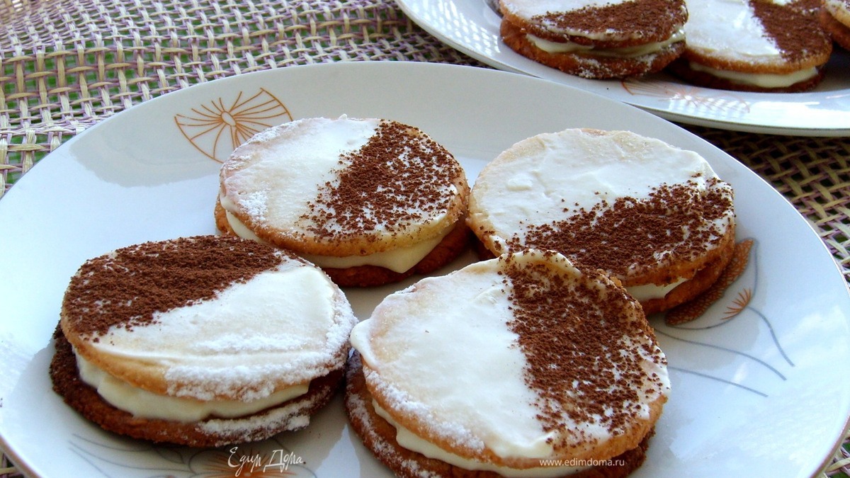 Миндальное печенье "День-Ночь"