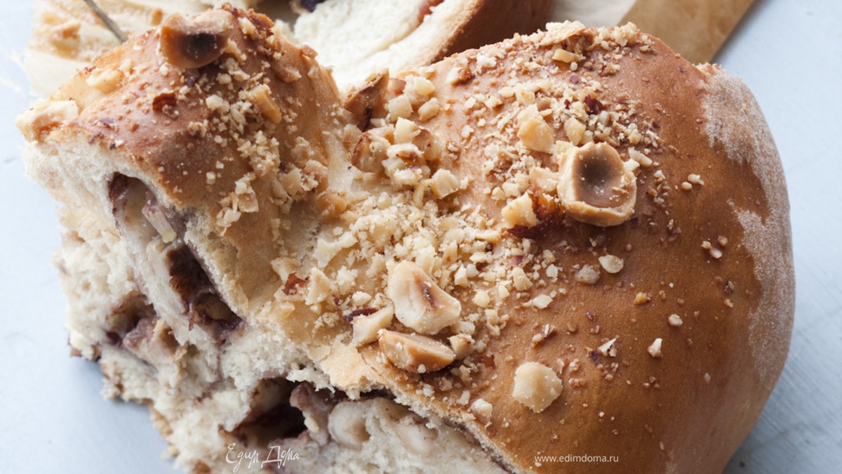 Дрожжевое кольцо и банановая улитка