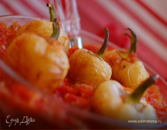 Перцы в томатной заправке. Перцы в томатной заправке.