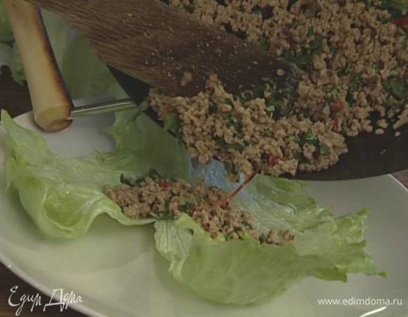 Свинина на листьях салата Свинина на листьях салата