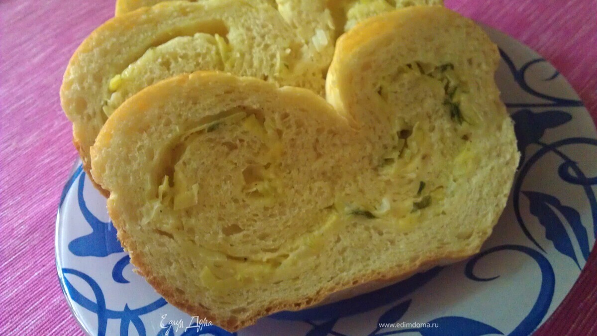 Картофельный хлеб с сыром и луком пореем
