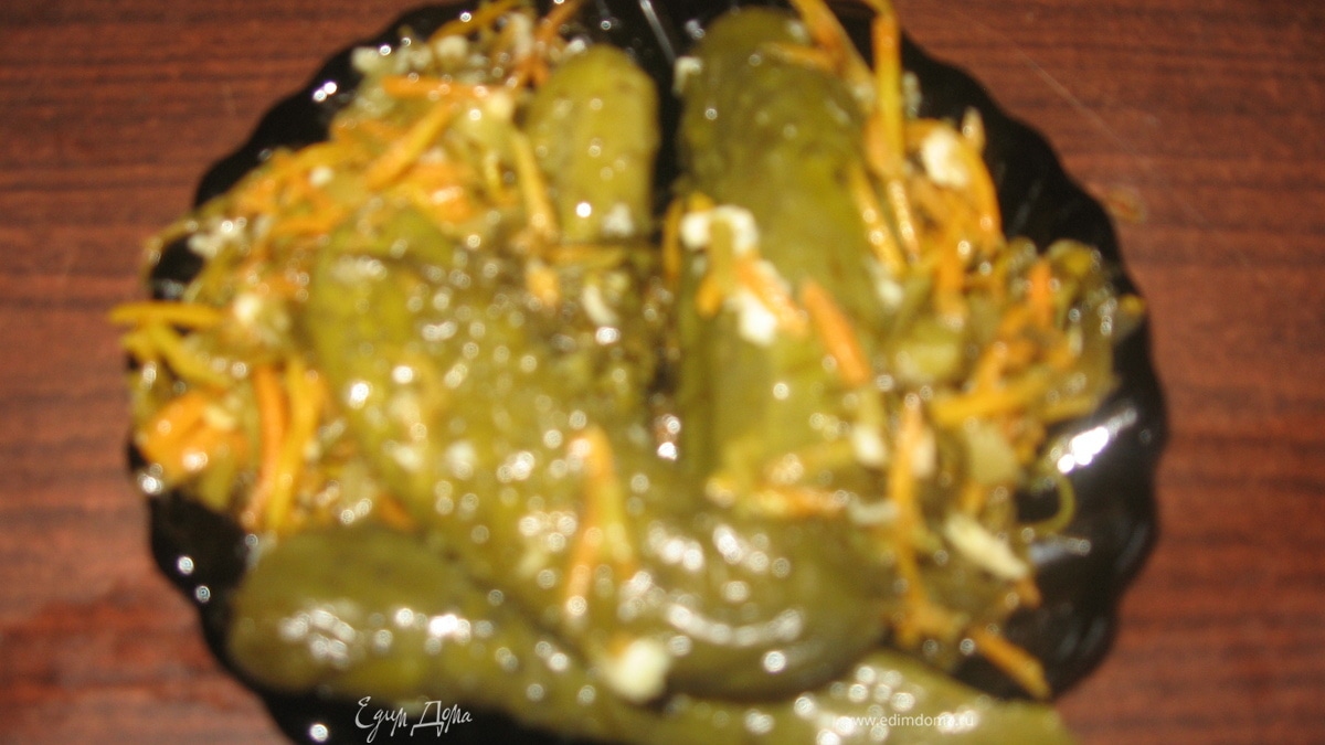 Огурцы с корейской морковкой