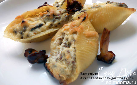 Рецепт Паста "ракушки" с лисичками, фетой и розмарином