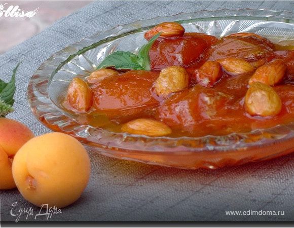 Абрикосовое варенье с миндалем Абрикосовое варенье с миндалем