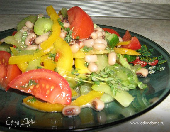 Летний салатик с фасолью в греческом стиле Летний салатик с фасолью в греческом стиле