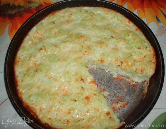 Запеканка из кабачков с фетаксой и курицей Запеканка из кабачков с фетаксой и курицей