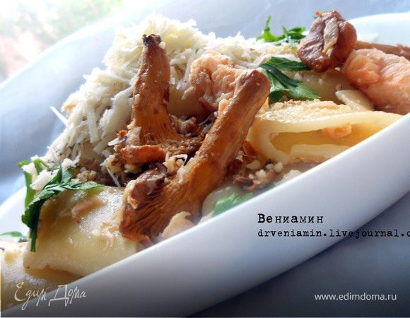 Паста с семгой, лисичками и грецкими орехами Паста с семгой, лисичками и грецкими орехами