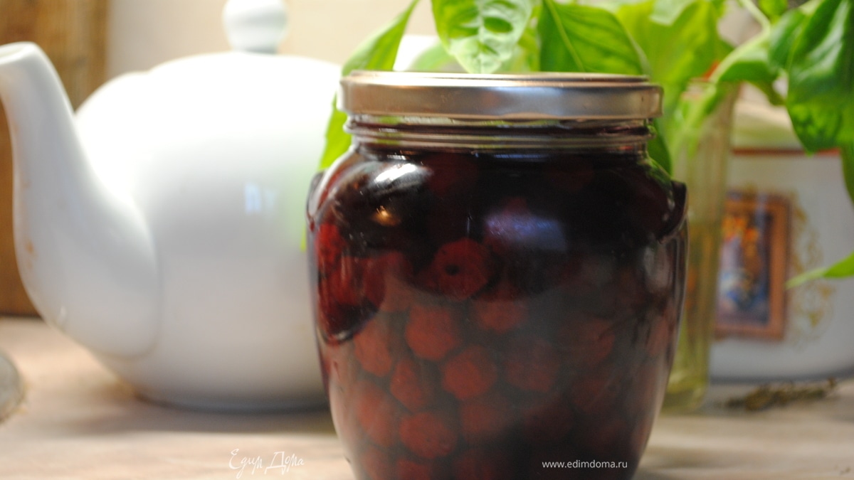 Вишневое варенье (с косточками)