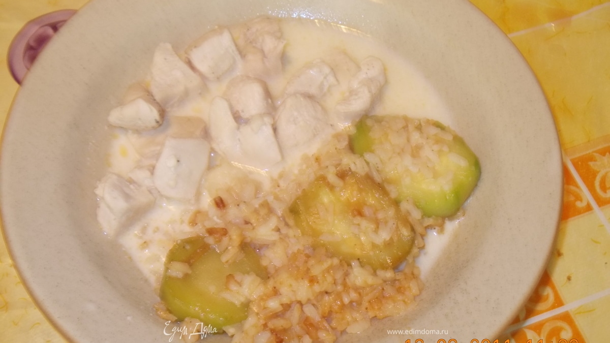 Тушёная курочка с рисом и кабачком