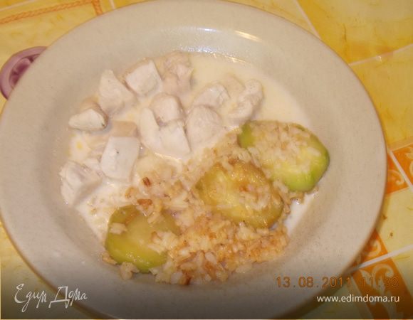 Тушёная курочка с рисом и кабачком Тушёная курочка с рисом и кабачком