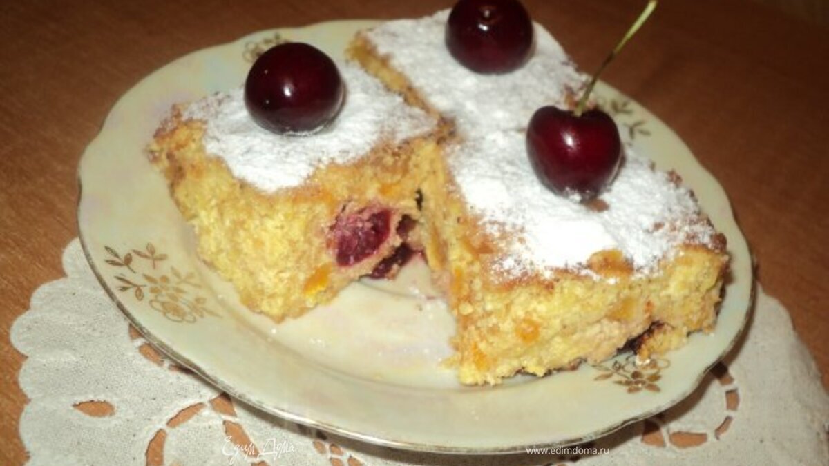 Запеканка из творога и кукурузных хлопьев с курагой.