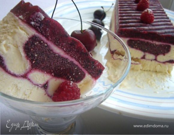 Семифредо с черной смородиной
