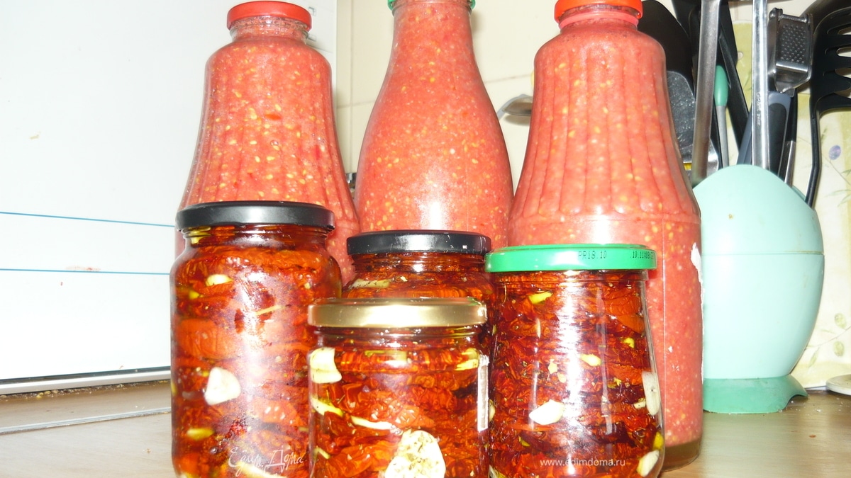 Два блюда из одних помидоров