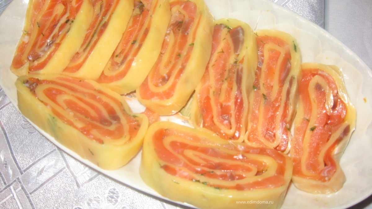 Сырный рулет с сёмгой