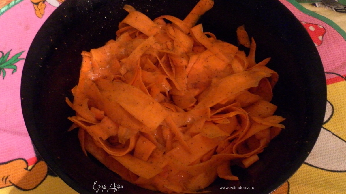 Морковь по-корейски.