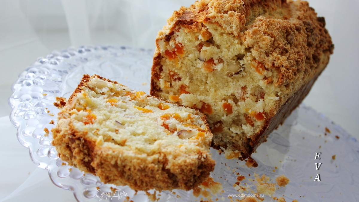 Кекс с курагой и штрайзелем