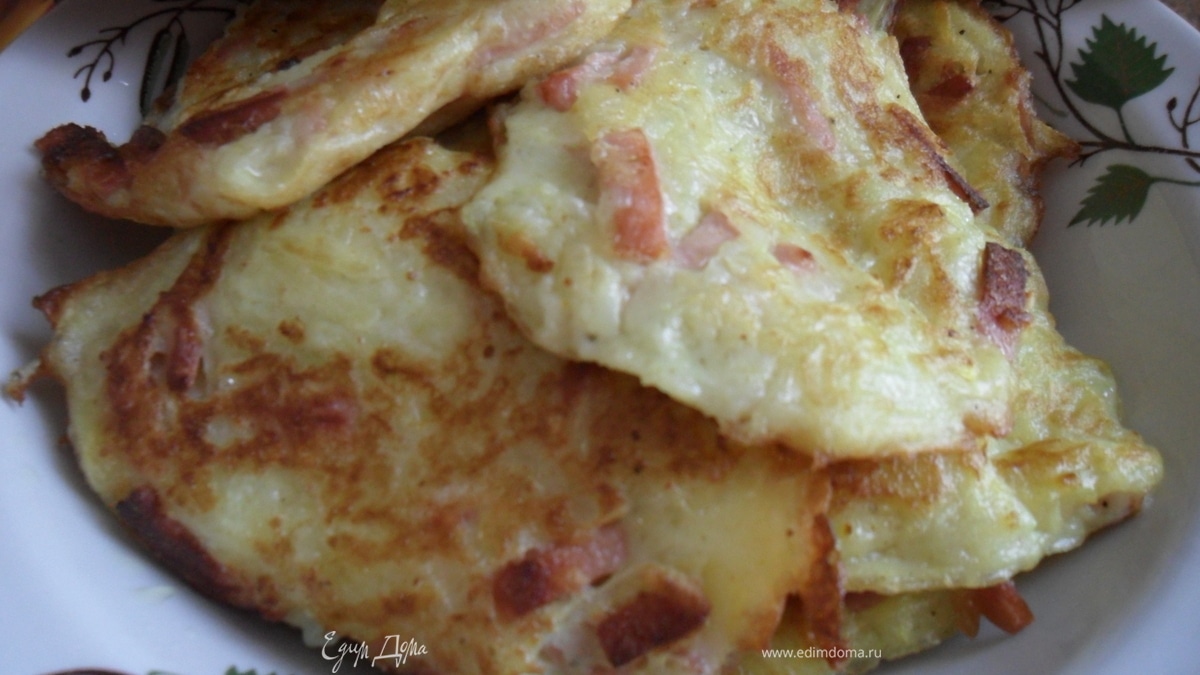 Оладушки из кабачков с колбаской