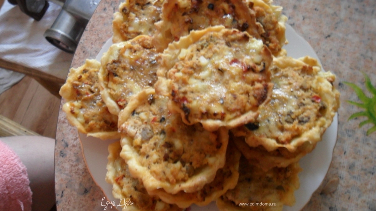 Корзиночки с курицей и грибами