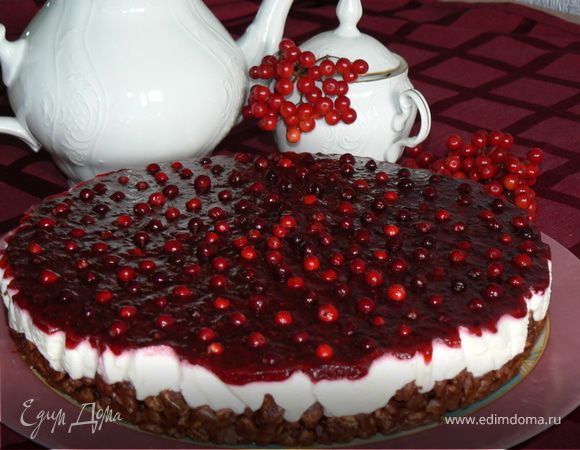 торт с брусникой