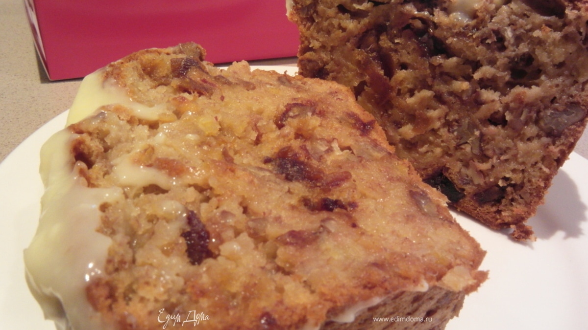 Банановый пирог-хлеб с финиками и пеканом