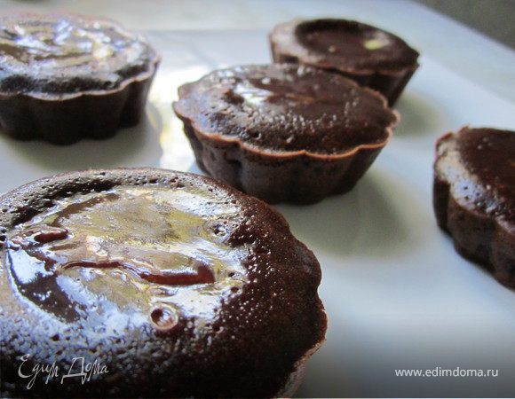 Шоколадный фондант с кардамоновым центром Шоколадный фондант с кардамоновым центром