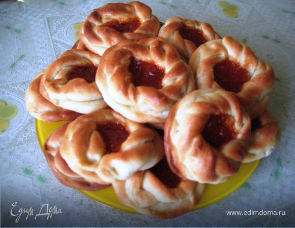 Булочки "быстрые"с абрикосовым джемом:) Булочки "быстрые"с абрикосовым джемом:)