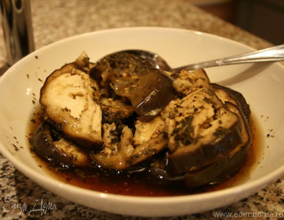 Закуска из баклажанов с чесноком и петрушкой